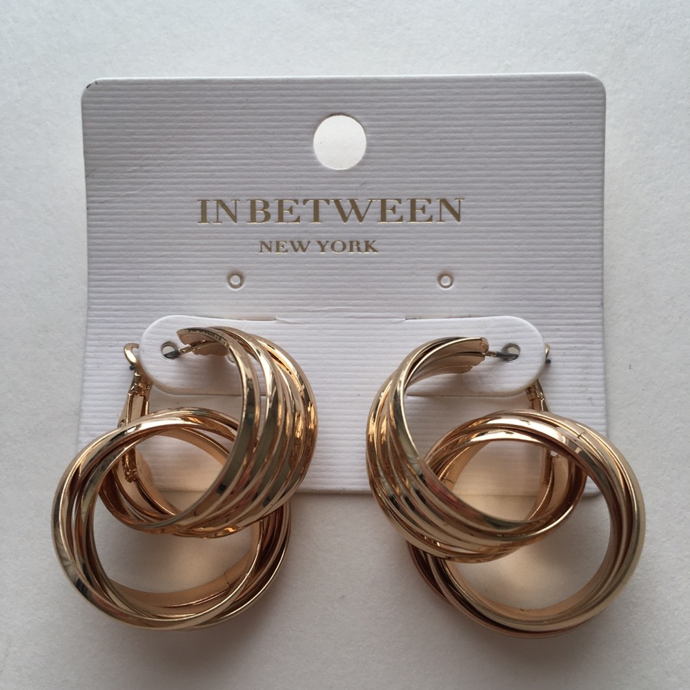 IN BETWEEN New York Gold Colored Hoop Earrings